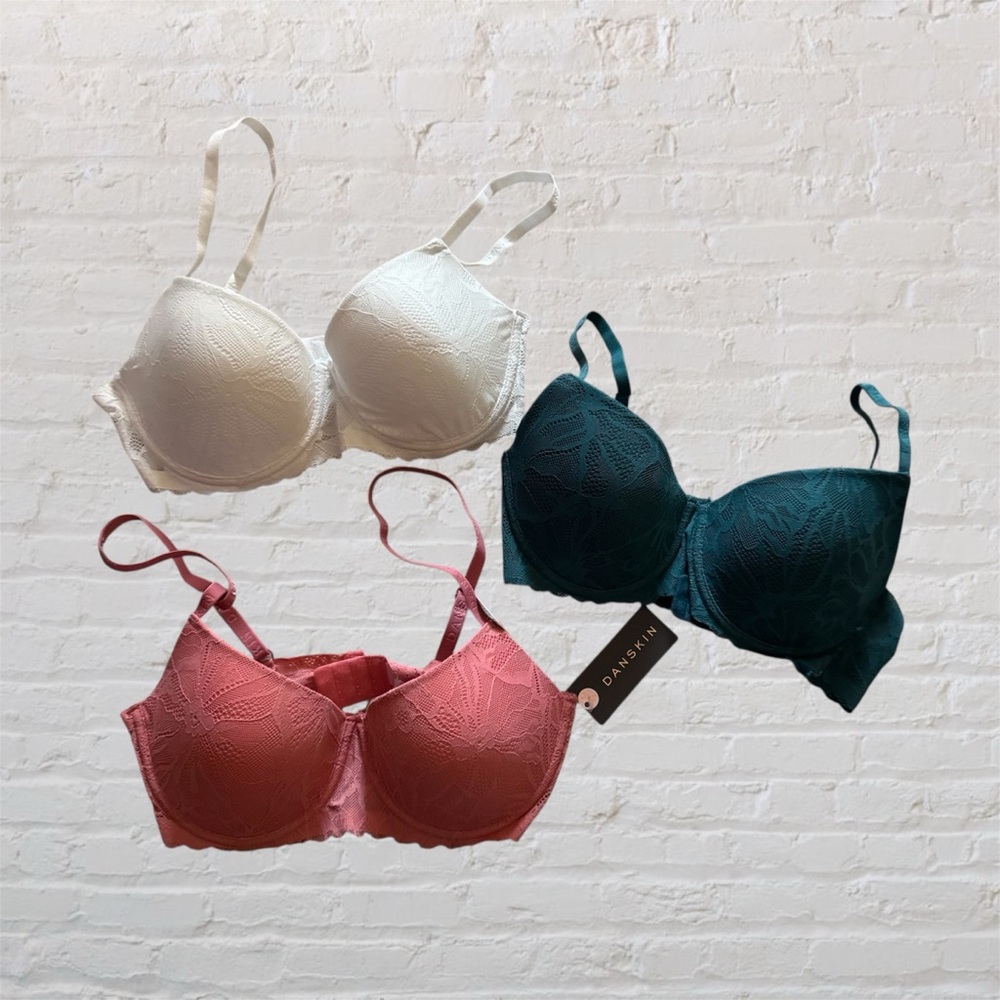 Bundle of 3 ๐ Danskin Intimates light push up lace accent bras
